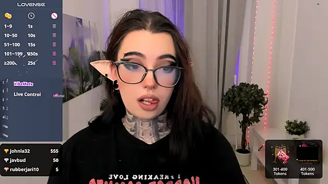 Snapshot of Dixi_Pixi_ chatting on January 2025 08:36:01 AM Dixi Pixi online show from January 2025 08:36:01 AM