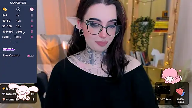 Snapshot of Dixi_Pixi_ chatting on January 2025 08:52:01 AM Dixi Pixi online show from January 2025 08:52:01 AM