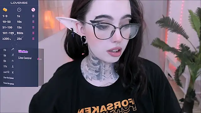 Snapshot of Dixi_Pixi_ chatting on January 2025 05:40:02 AM Dixi Pixi online show from January 2025 05:40:02 AM