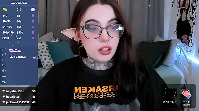 Snapshot of Dixi_Pixi_ chatting on February 2025 08:50:01 AM Dixi Pixi online show from February 2025 08:50:01 AM