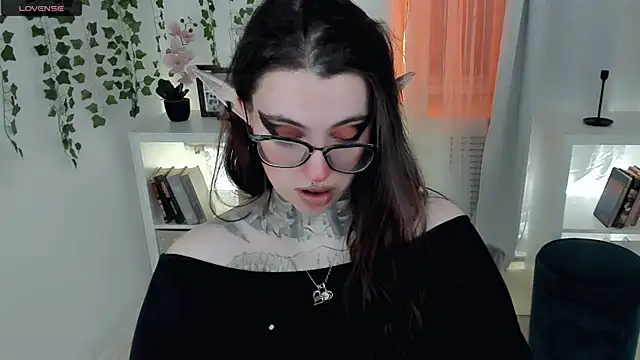 Snapshot of Dixi_Pixi_ chatting on December 2025 05:46:02 AM Dixi Pixi online show from December 2025 05:46:02 AM