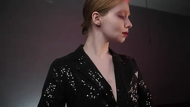 ginger hugs online show from February 2026 10:06:02 PM