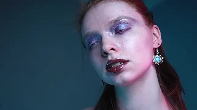 ginger hugs online show from April 2026 10:01:02 PM