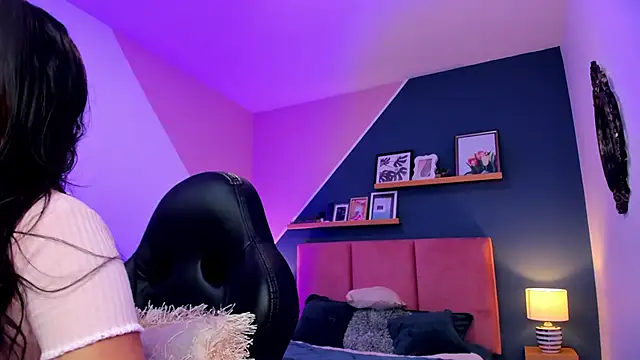 Chloe fischer  online show from January 2026 03:27:01 PM