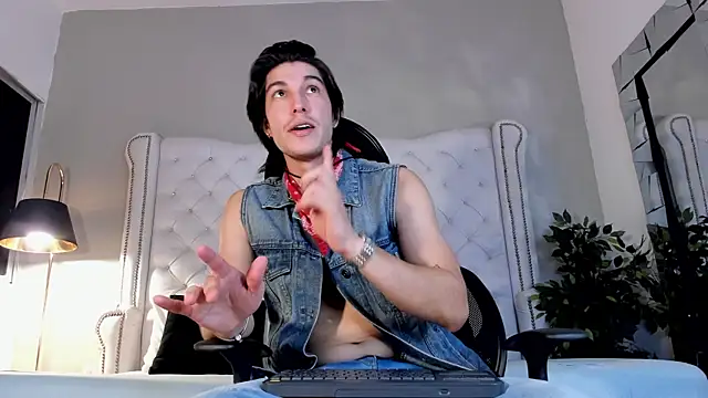 Karimferrer online show from November 2025 08:40:02 PM