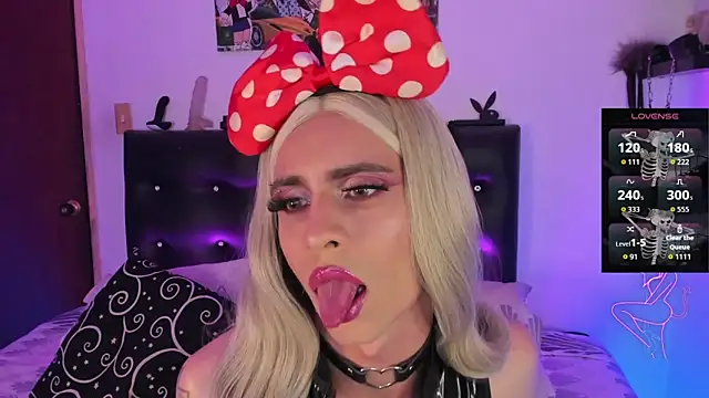 AngelsJones21 online show from October 2025 03:24:01 PM