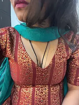 Spicy sari girl online show from December 2024 02:38:01 AM