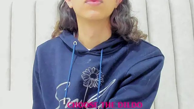 FreyaMoller online show from November 2025 07:04:01 PM