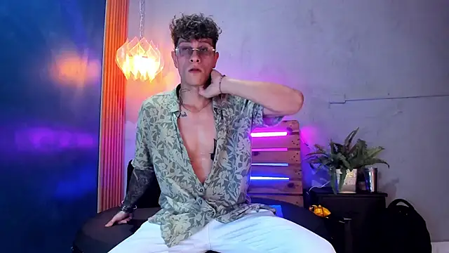 Snapshot of french_sexx chatting on January 2026 07:05:02 PM french sexx online show from January 2026 07:05:02 PM