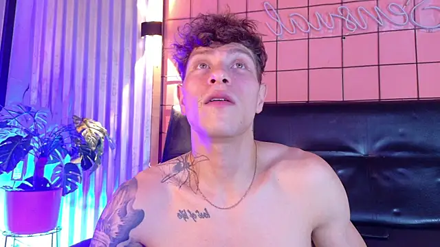 Snapshot of french_sexx chatting on January 2026 12:32:02 PM french sexx online show from January 2026 12:32:02 PM