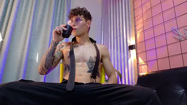 Snapshot of french_sexx chatting on January 2026 07:06:01 PM french sexx online show from January 2026 07:06:01 PM