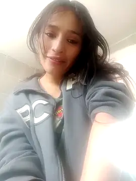 Hanha00 online show from December 2025 06:47:01 PM