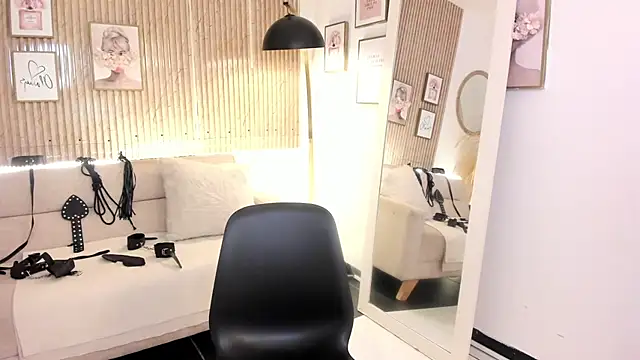 RACHEL EV online show from September 2025 04:36:01 AM