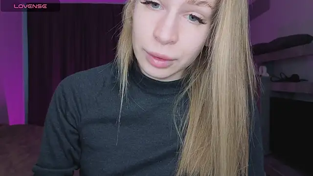 Snapshot of Elis_Fox chatting on April 2026 11:02:01 AM Elis Fox online show from April 2026 11:02:01 AM