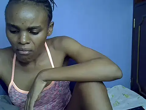 Snapshot of Queen_petite_ chatting on March 2025 01:15:01 PM Queen petite online show from March 2025 01:15:01 PM