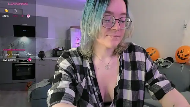 alisahug online show from October 2025 08:07:01 AM