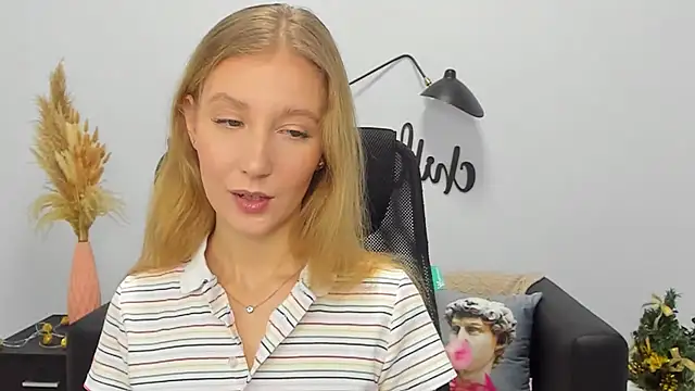 LolaWilsons online show from January 2025 10:10:02 AM