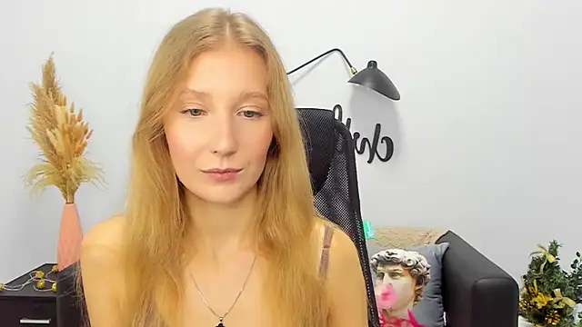 LolaWilsons online show from January 2025 01:45:02 PM