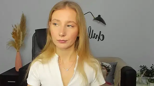 LolaWilsons online show from January 2025 09:45:02 AM