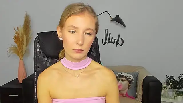 LolaWilsons online show from January 2025 10:06:02 AM