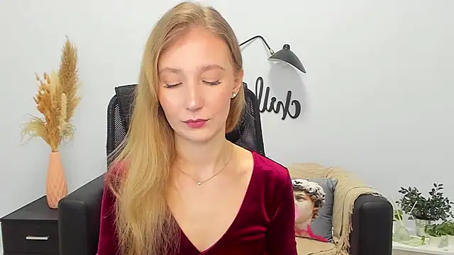 LolaWilsons online show from January 2025 10:11:02 AM