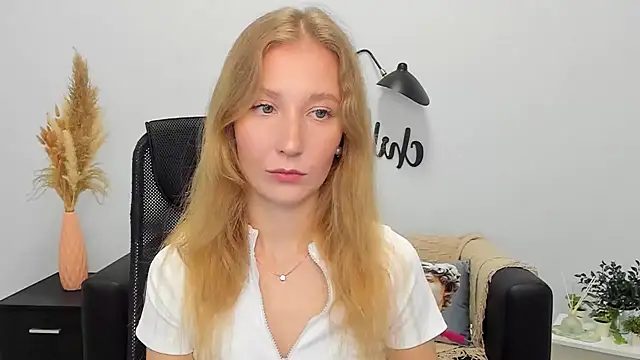 LolaWilsons online show from January 2025 09:19:02 AM