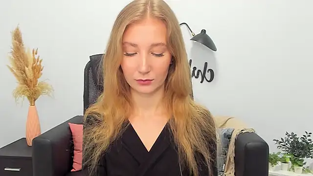 LolaWilsons online show from February 2025 06:18:02 AM