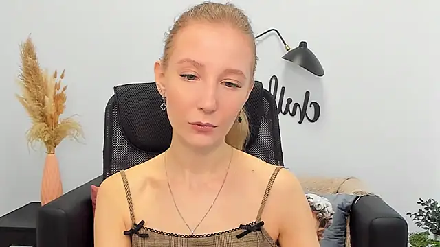 LolaWilsons online show from March 2025 06:16:01 AM