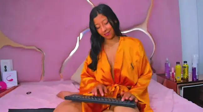 VaneLin18 online show from March 2025 08:52:02 AM