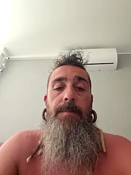 Snapshot of wCletuMEvanr chatting on April 2026 01:45:02 PM wCletuMEvanr online show from April 2026 01:45:02 PM