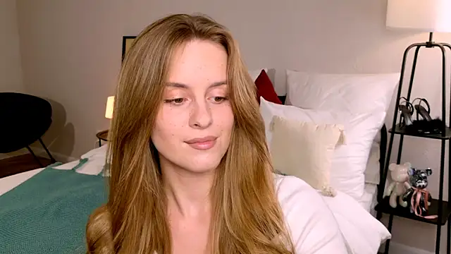 RozzitaBedberry online show from September 2025 01:11:02 PM