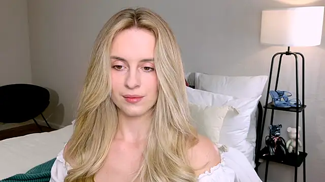 RozzitaBedberry online show from September 2025 01:02:02 PM