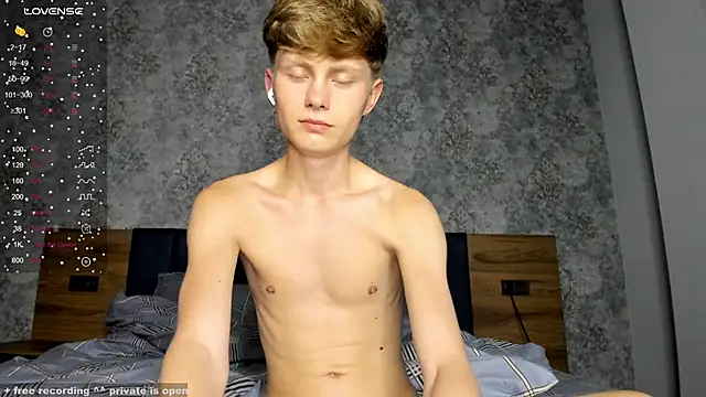 christian di0r online show from March 2025 05:16:02 PM