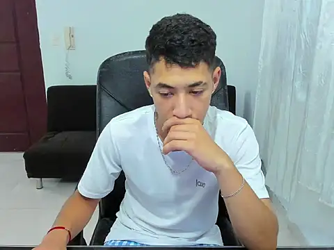 Chandler ken online show from September 2025 01:06:02 AM