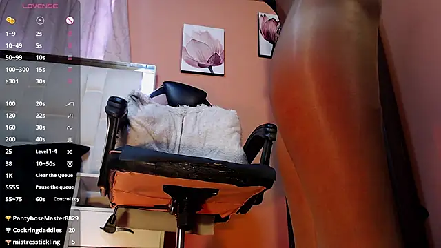 Snapshot of LiaTaylorr chatting on April 2026 07:58:02 PM LiaTaylorr online show from April 2026 07:58:02 PM