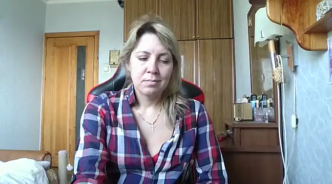 IrinaB1 online show from February 2025 10:35:01 AM