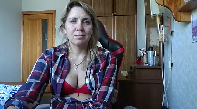 IrinaB1 online show from February 2025 10:56:02 AM