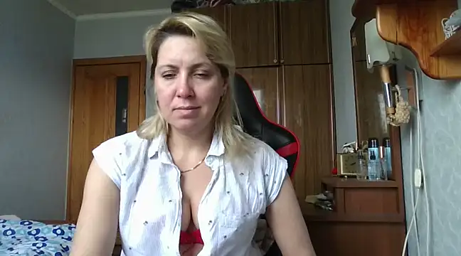 IrinaB1 online show from March 2025 12:12:01 PM