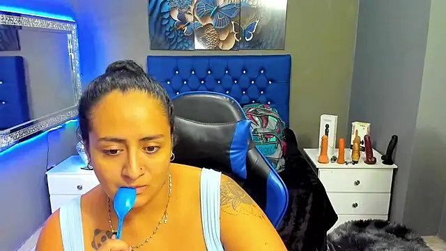 Snapshot of NikolPervertUnlimit chatting on December 2025 02:06:02 AM NikolPervertUnlimit online show from December 2025 02:06:02 AM