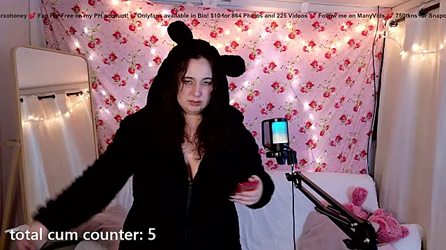 amberxoxhoney online show from February 2025 05:37:01 AM