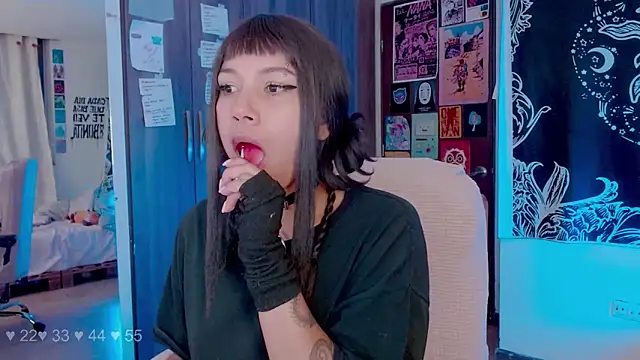 melissahowl online show from October 2025 01:03:02 AM