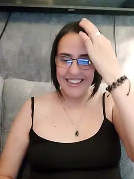 Snapshot of IsisBlake chatting on February 2025 01:44:01 AM IsisBlake online show from February 2025 01:44:01 AM