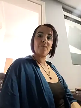 Snapshot of IsisBlake chatting on October 2025 03:05:02 AM IsisBlake online show from October 2025 03:05:02 AM