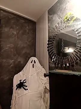 Snapshot of IsisBlake chatting on October 2025 08:20:01 PM IsisBlake online show from October 2025 08:20:01 PM