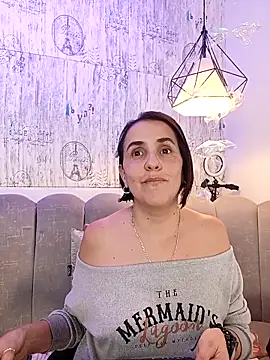 Snapshot of IsisBlake chatting on November 2025 06:40:01 PM IsisBlake online show from November 2025 06:40:01 PM