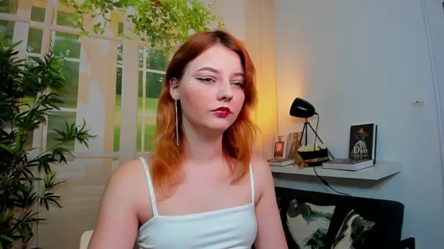 Snapshot of pretty_little_thing chatting on October 2025 04:35:01 PM pretty little thing online show from October 2025 04:35:01 PM