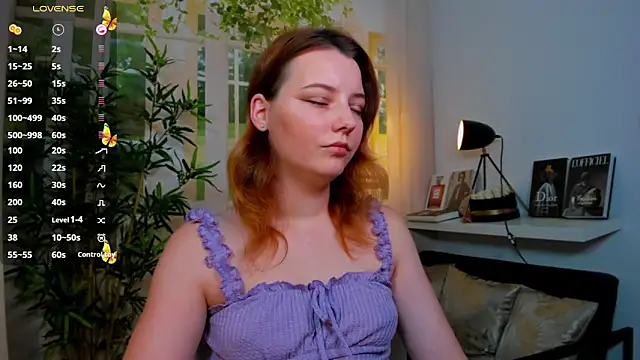 Snapshot of pretty_little_thing chatting on November 2025 04:07:02 PM pretty little thing online show from November 2025 04:07:02 PM