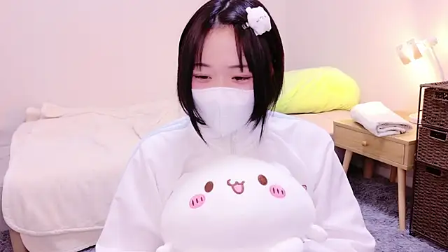 Mia--meow online show from February 2025 12:44:02 PM