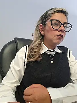 Cata Office-12 online show from November 2025 01:54:02 PM