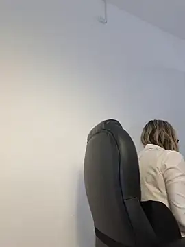 Cata Office-12 online show from November 2025 09:14:02 PM